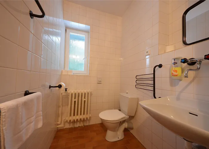 Lenka Hotell 3*