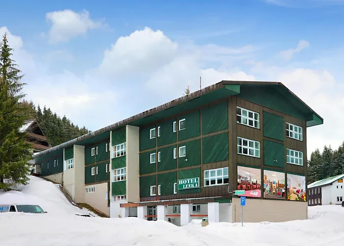 Hotell Lenka 3*